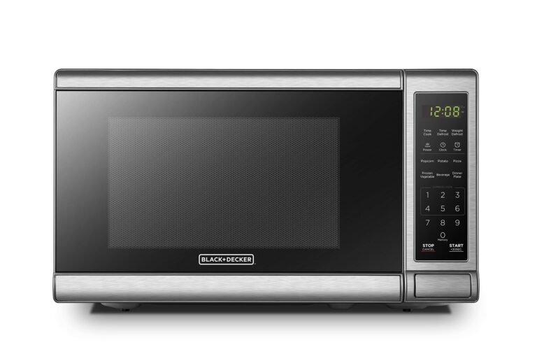 The BLACK+DECKER EM720CB7 Digital Microwave Oven